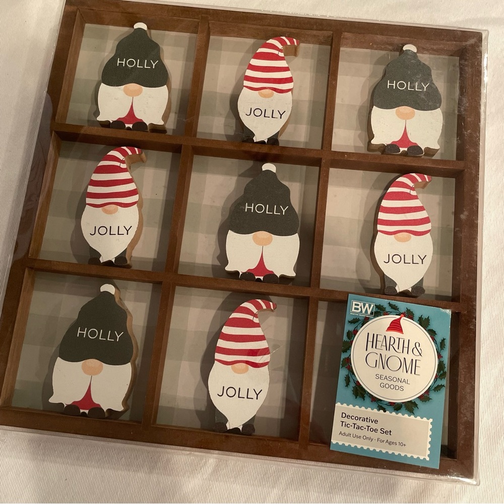 NEW Gnome Tic Tac Toe Christmas Holiday Game Holly Jolly Tic-Tac-Toe Gift